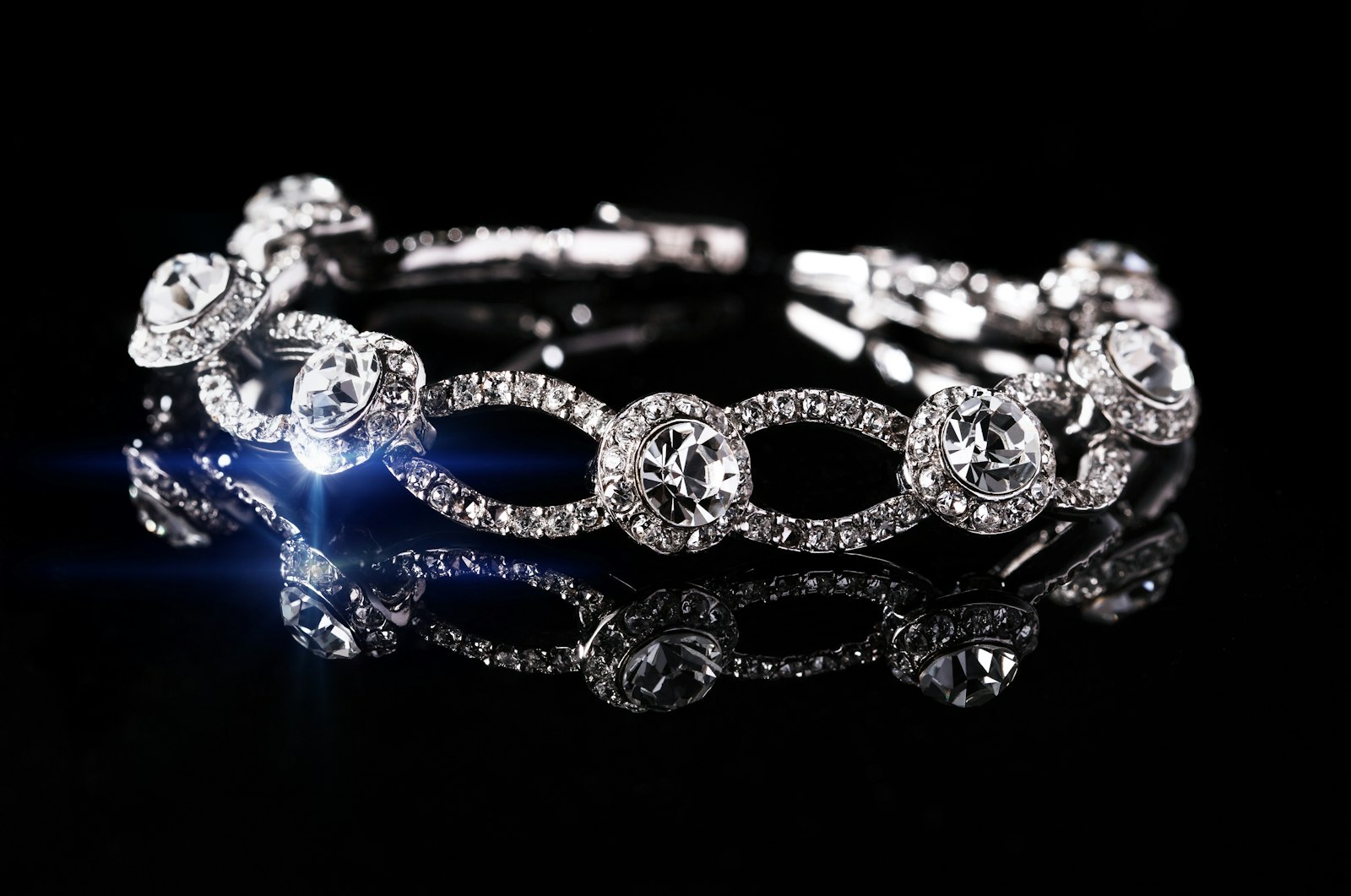 Master Jeweller Working Detail Video
